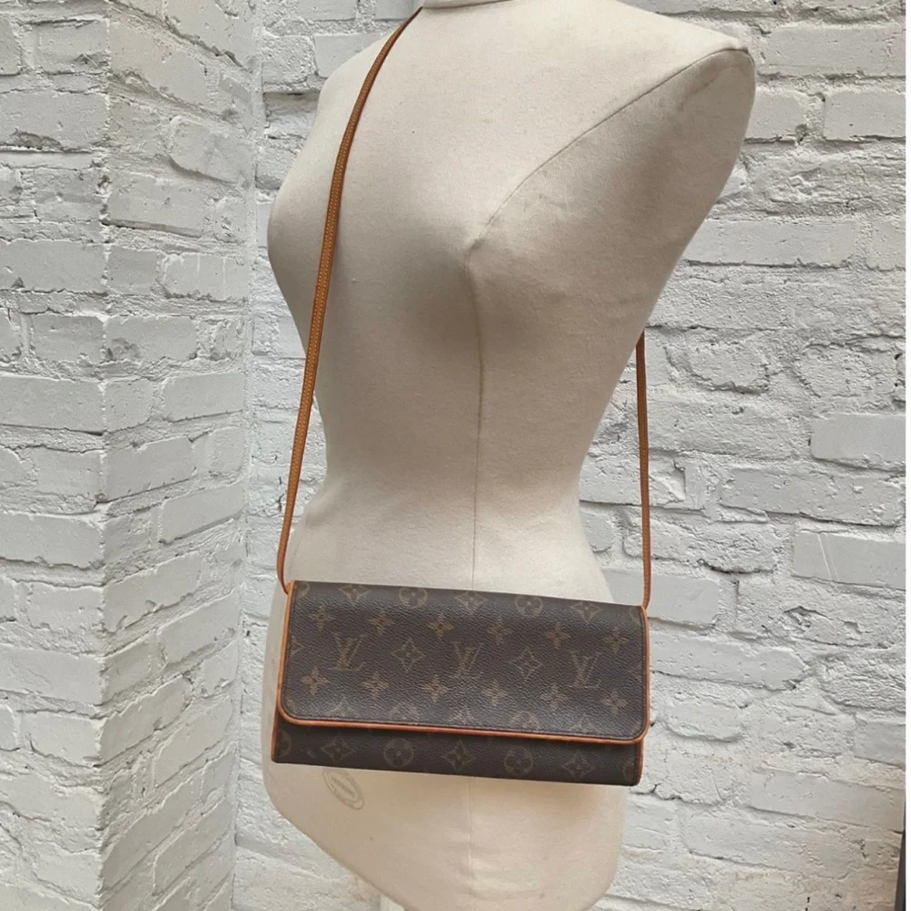 😍Louis Vuitton Pochette Twin😍 - Picture 2 of 12